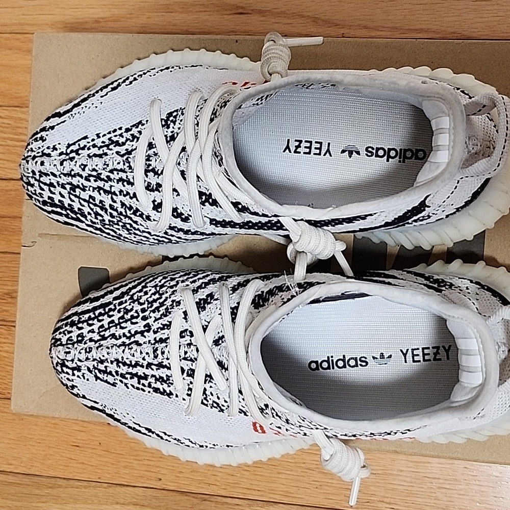 Yeezy - Picture 3 of 4